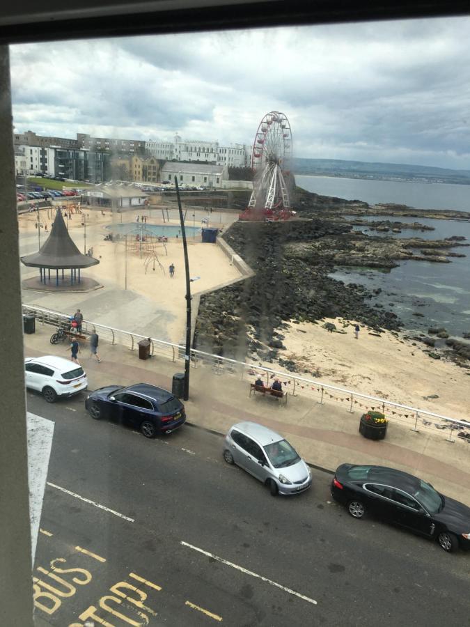 الشقق الفندقية بورتستيوارتفي  On The Prom المظهر الخارجي الصورة